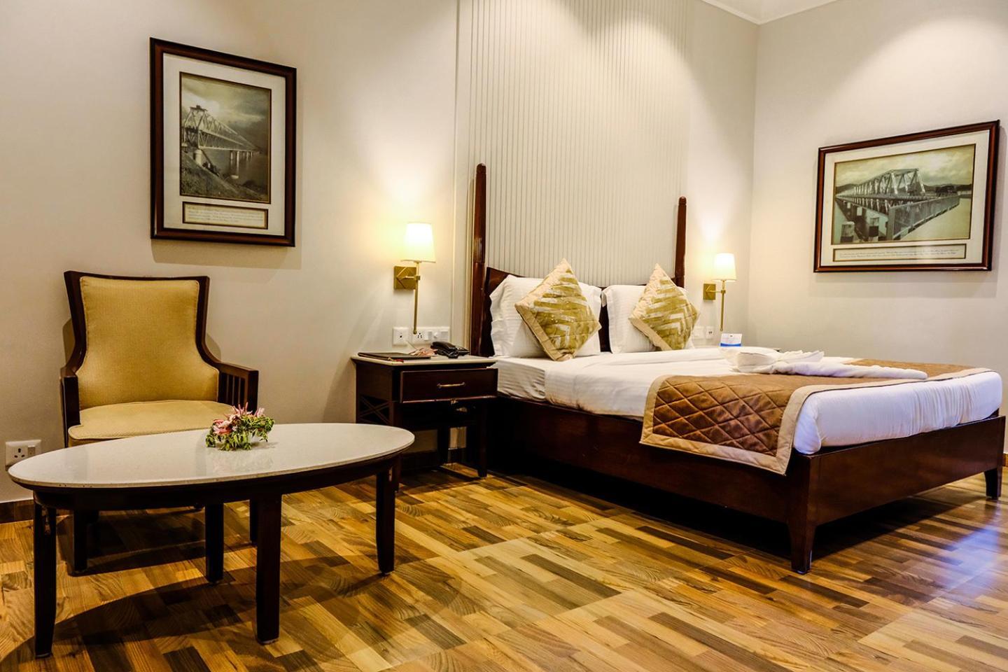 Chanakya Bnr Hotel Purî Extérieur photo