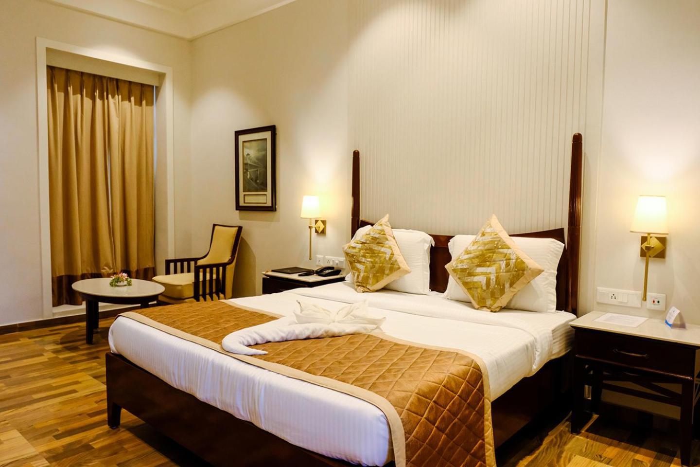 Chanakya Bnr Hotel Purî Extérieur photo