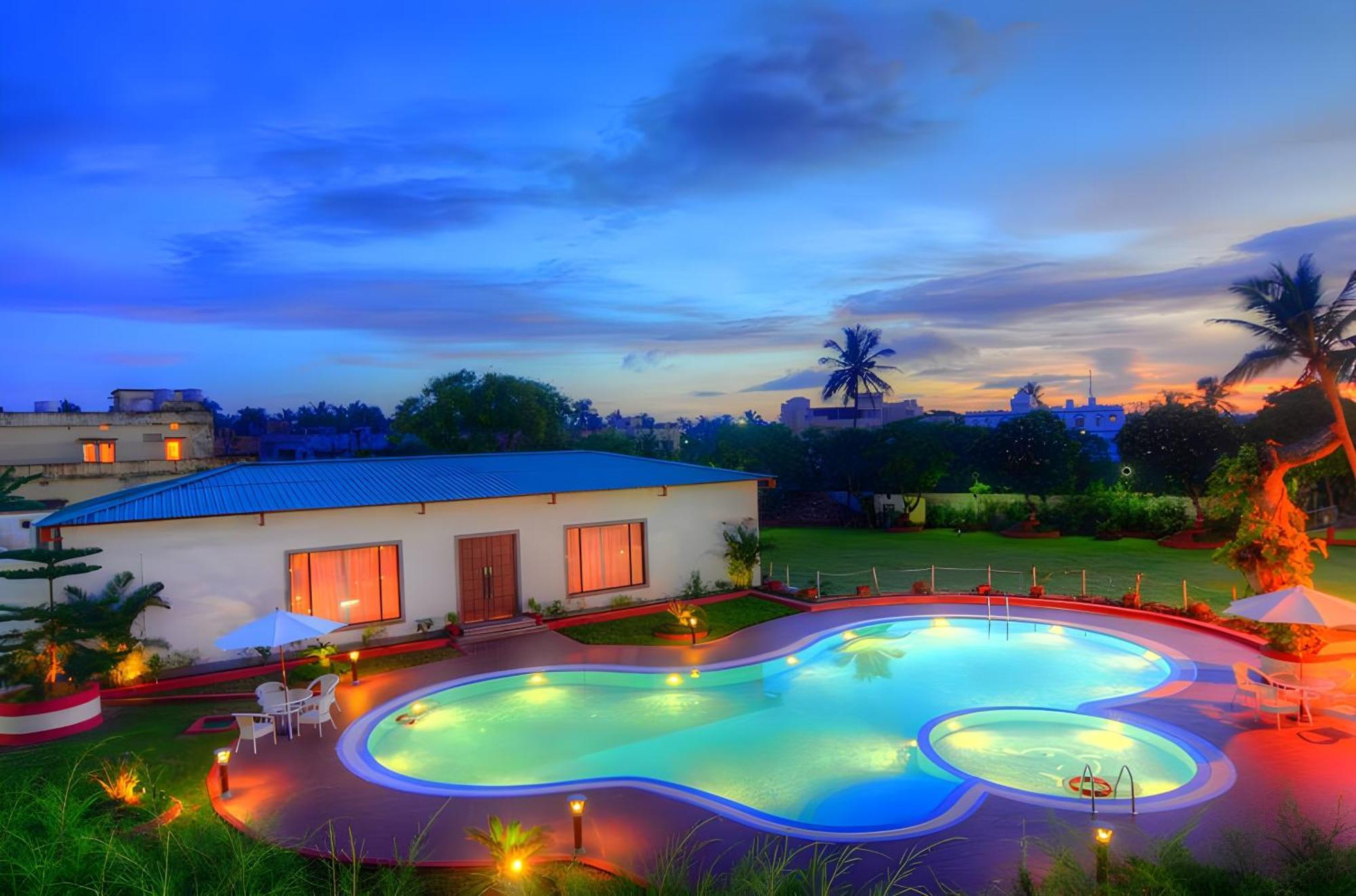 Chanakya Bnr Hotel Purî Extérieur photo