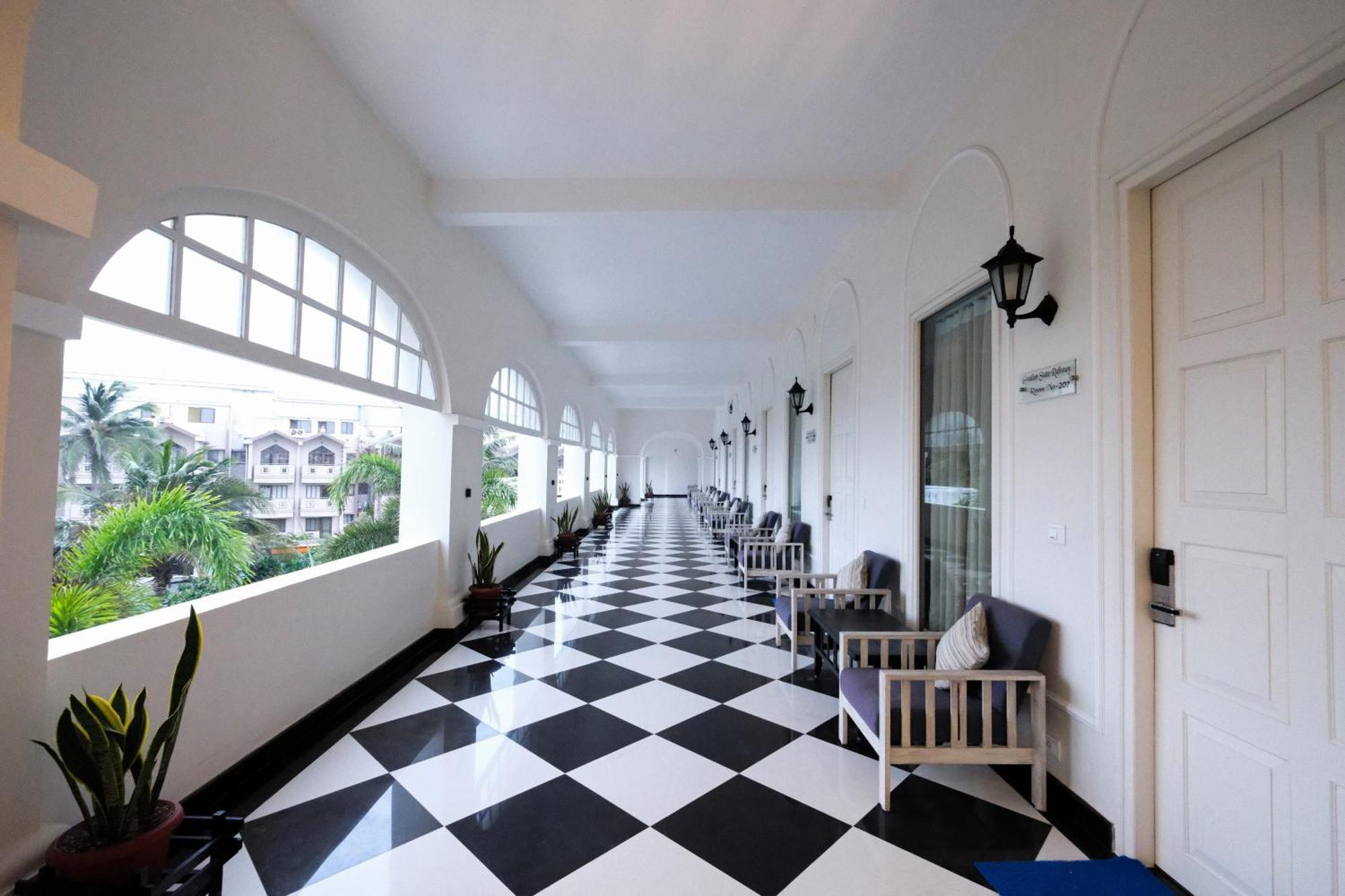 Chanakya Bnr Hotel Purî Extérieur photo